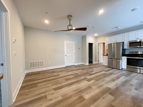 845 N 63rd-4