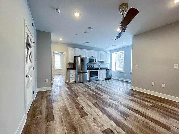 845 N 63rd-11