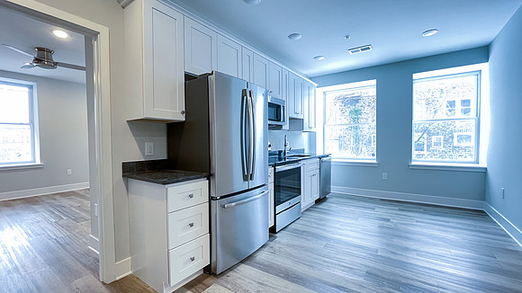 845 N 63rd-13