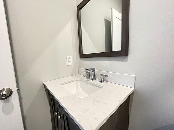 845 N 63rd-17