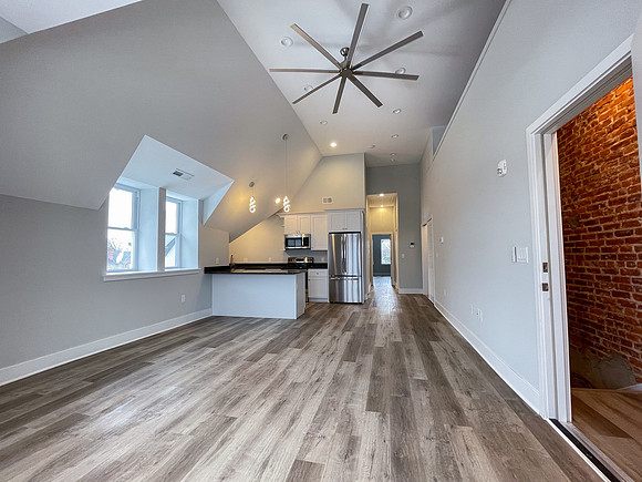 845 N 63rd-112