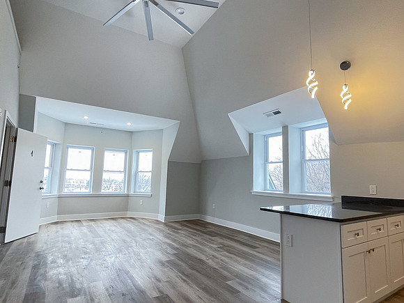 845 N 63rd-123