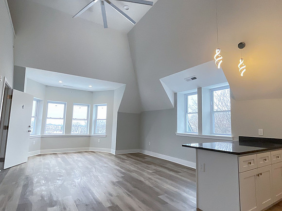 845 N 63rd-127