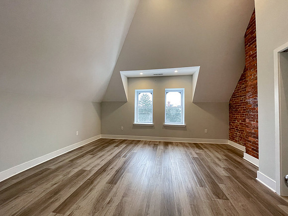 845 N 63rd-208